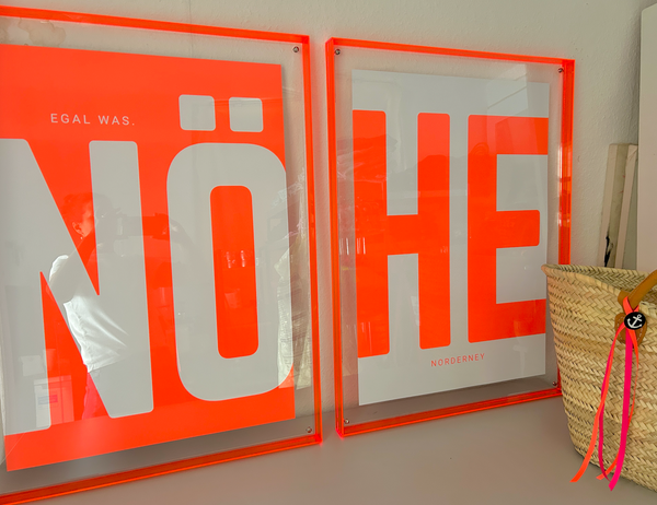 NEON HE Poster 50x70 cm
